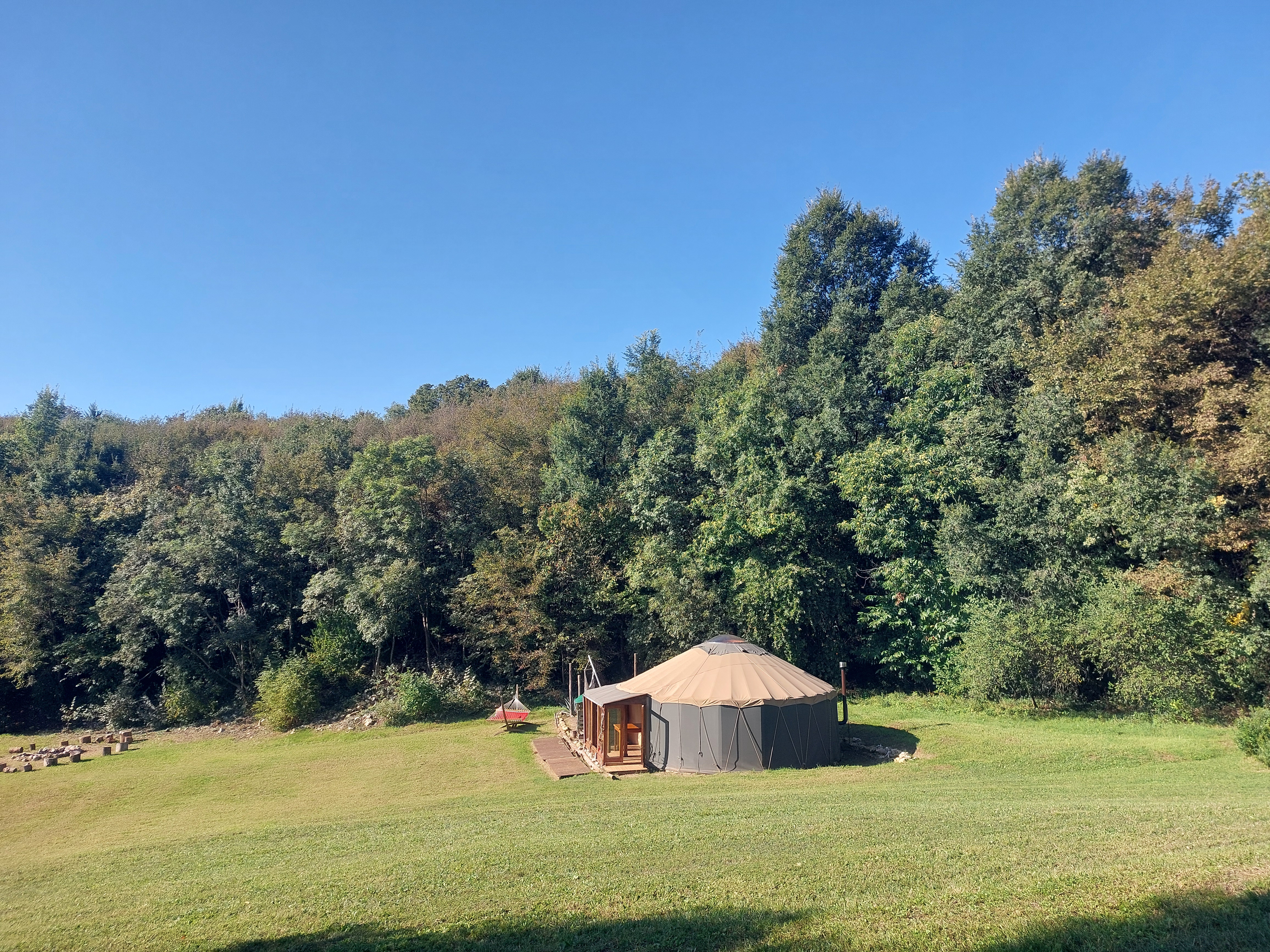 Yurta immersa nei boschi dei Colli Berici