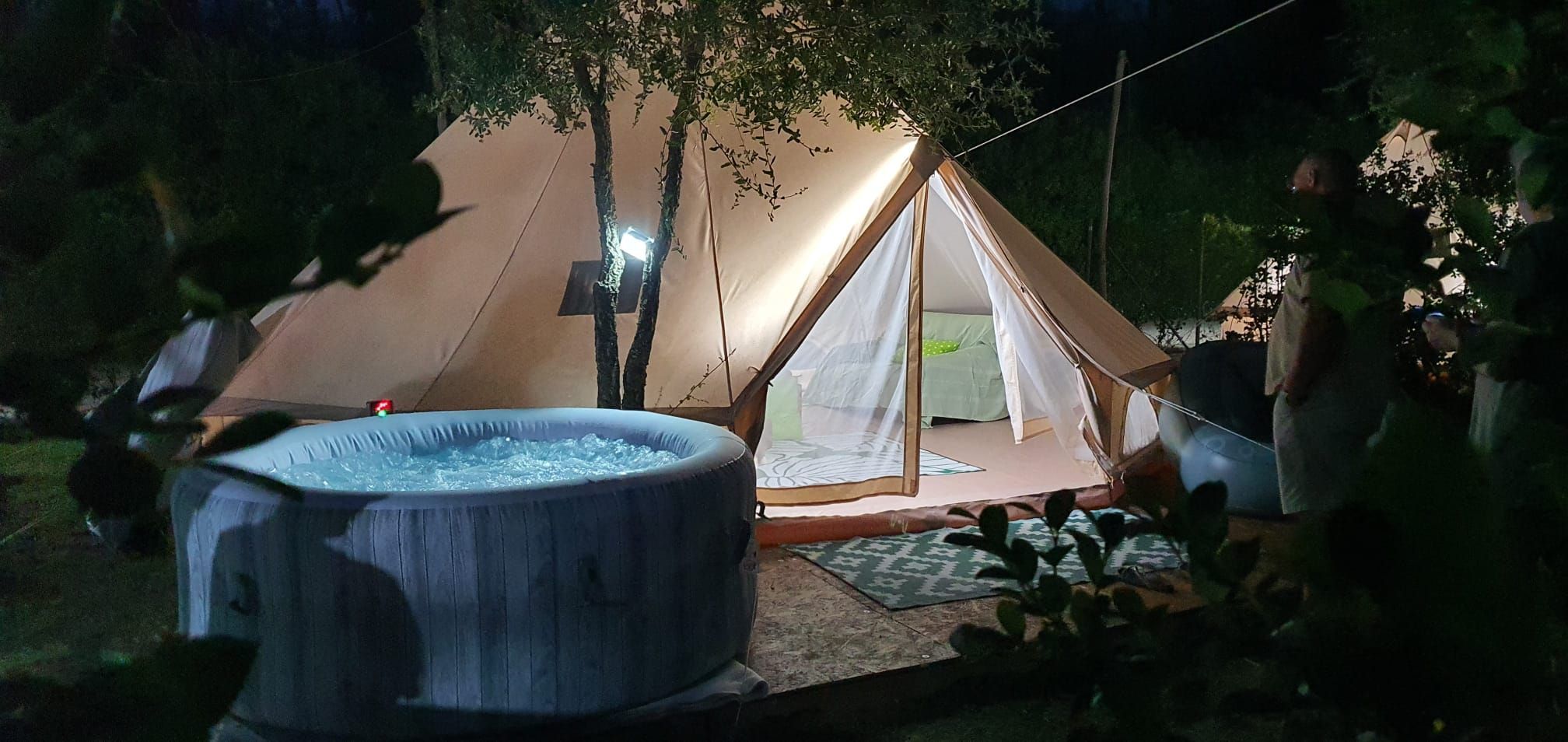 Tenda pronta con Jacuzzi al Sughero Glamping di Sabaudia