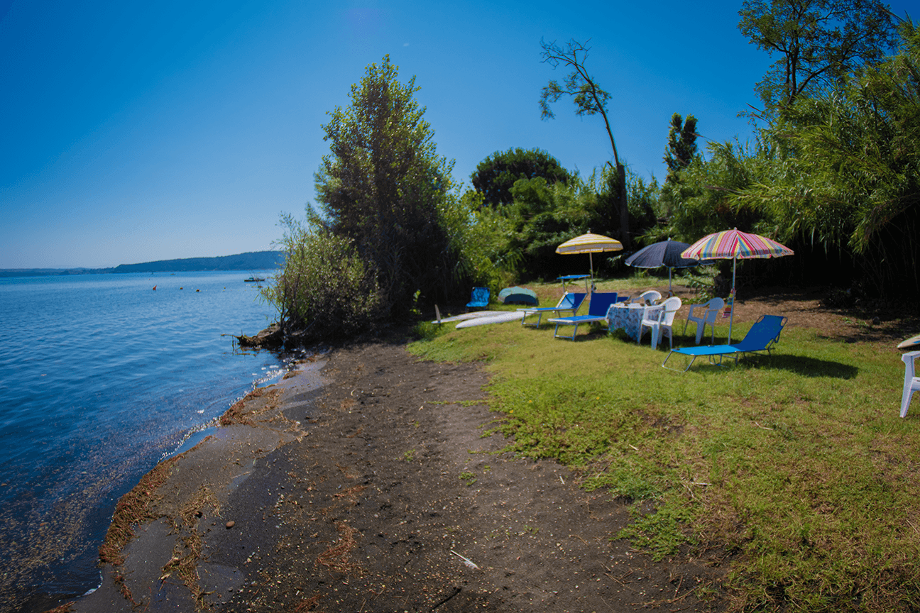 Casetta con spiaggia privata sul lago di Bracciano, vicino Roma