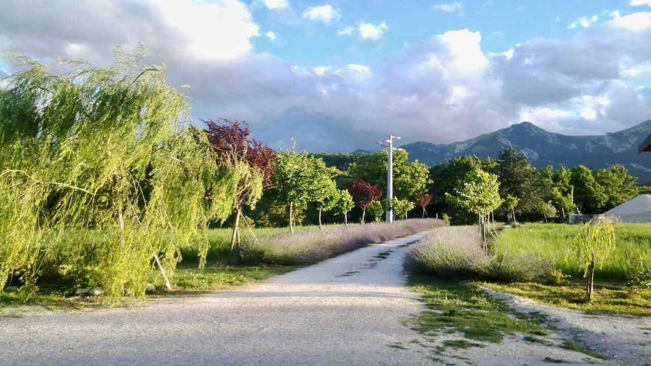 Il Fiordaliso - Relax in camper o roulotte tra montagne e natura a Sarnano