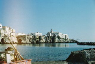 Gargaros - Tentes et camionnettes sur le Gargano