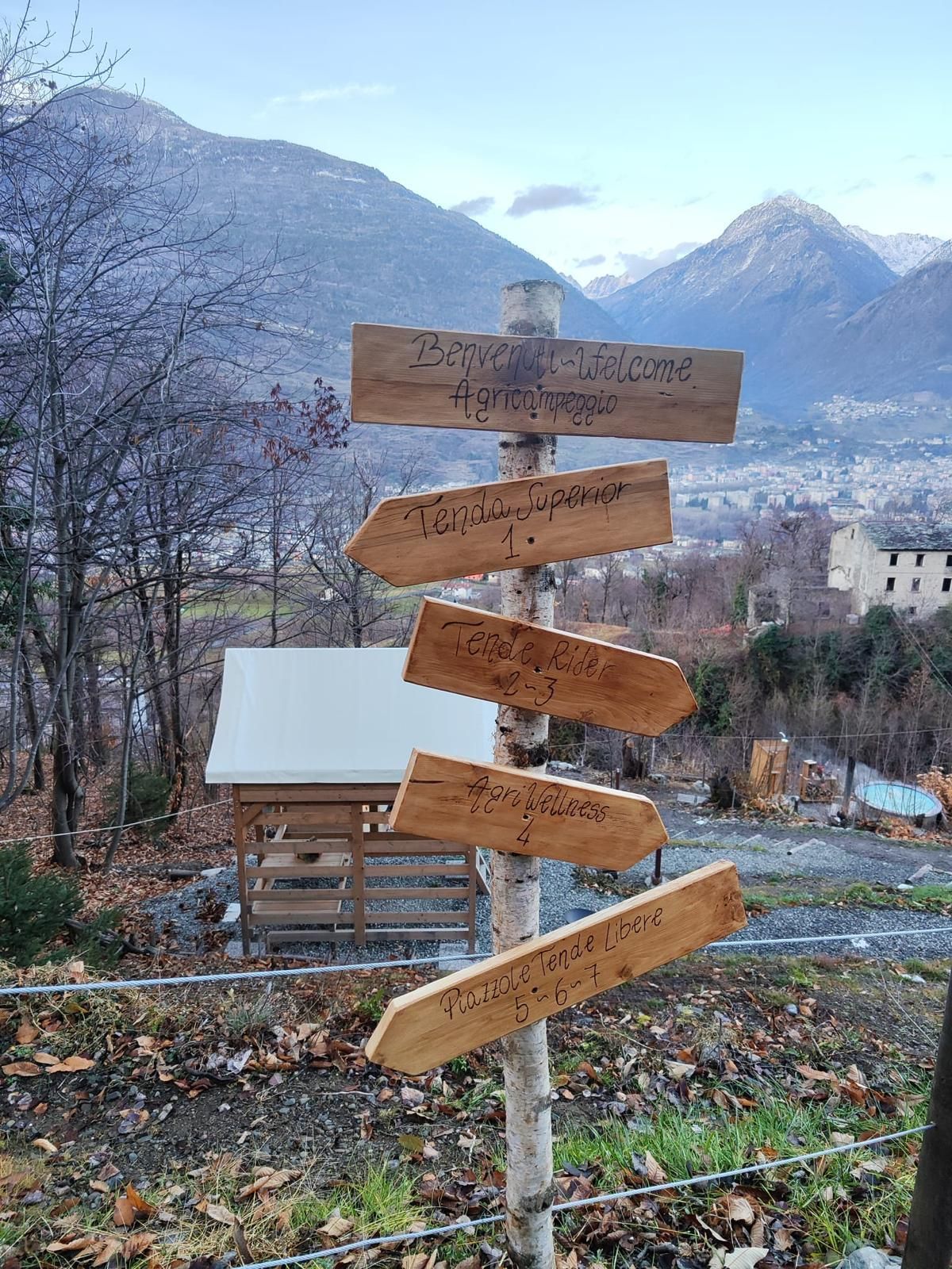 Campen auf dem Bauernhof im Herzen des Valtellina - Tenda superior la Rosa Canina