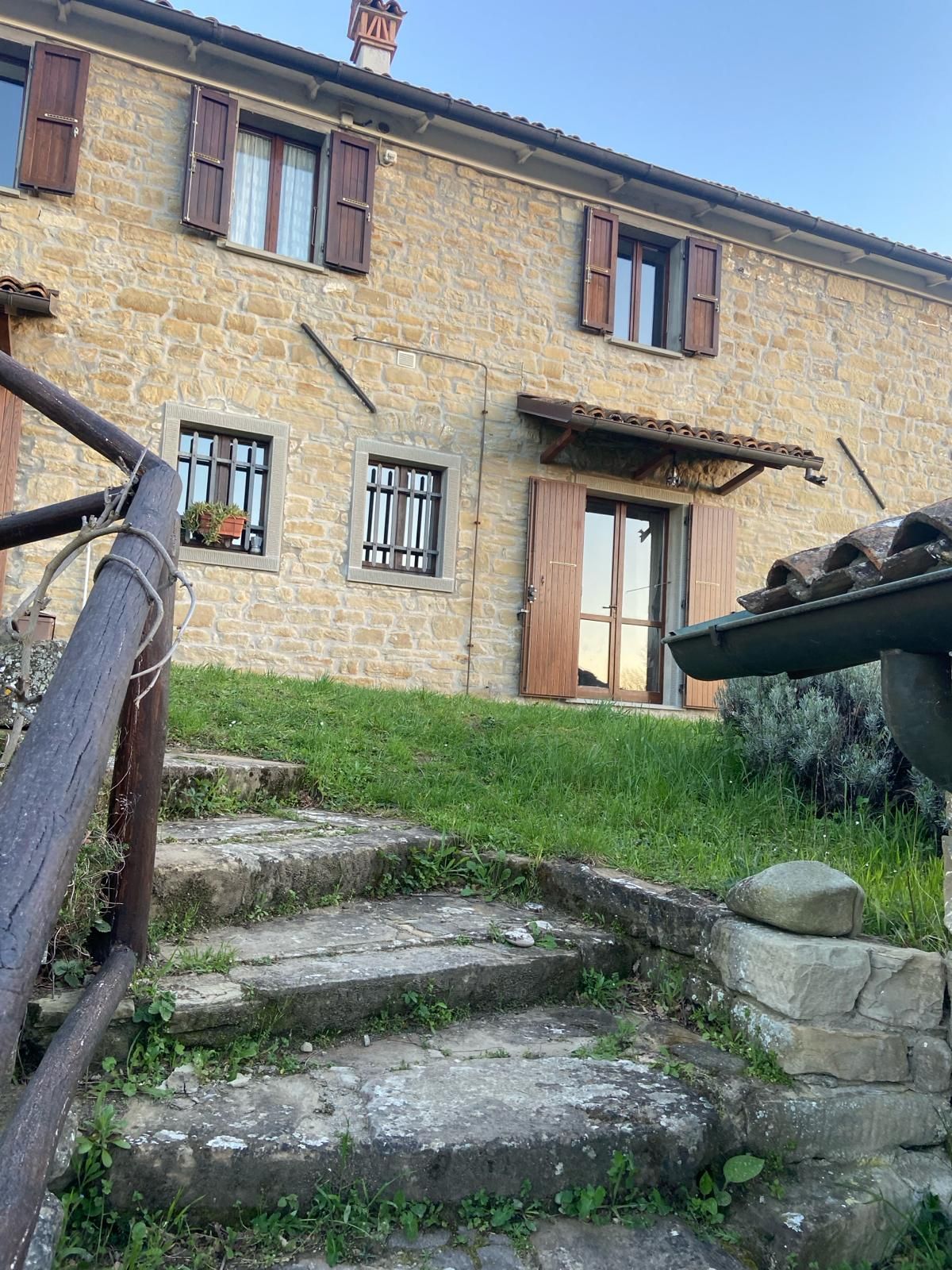 Tenda montata per 1 persona nei boschi della Romagna