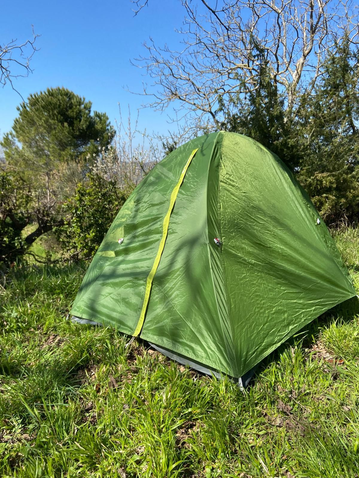 Tenda montata per 1 persona nei boschi della Romagna